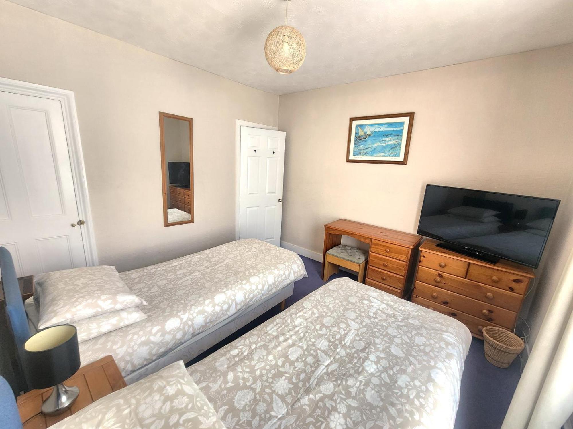 Comfortable Victorian 3 Bedroom Semi-Detached House With Fast Wi-Fi Sittingbourne Exterior foto