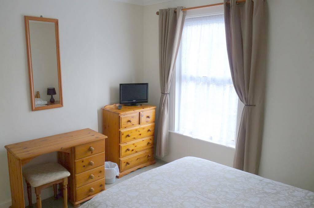 Comfortable Victorian 3 Bedroom Semi-Detached House With Fast Wi-Fi Sittingbourne Exterior foto